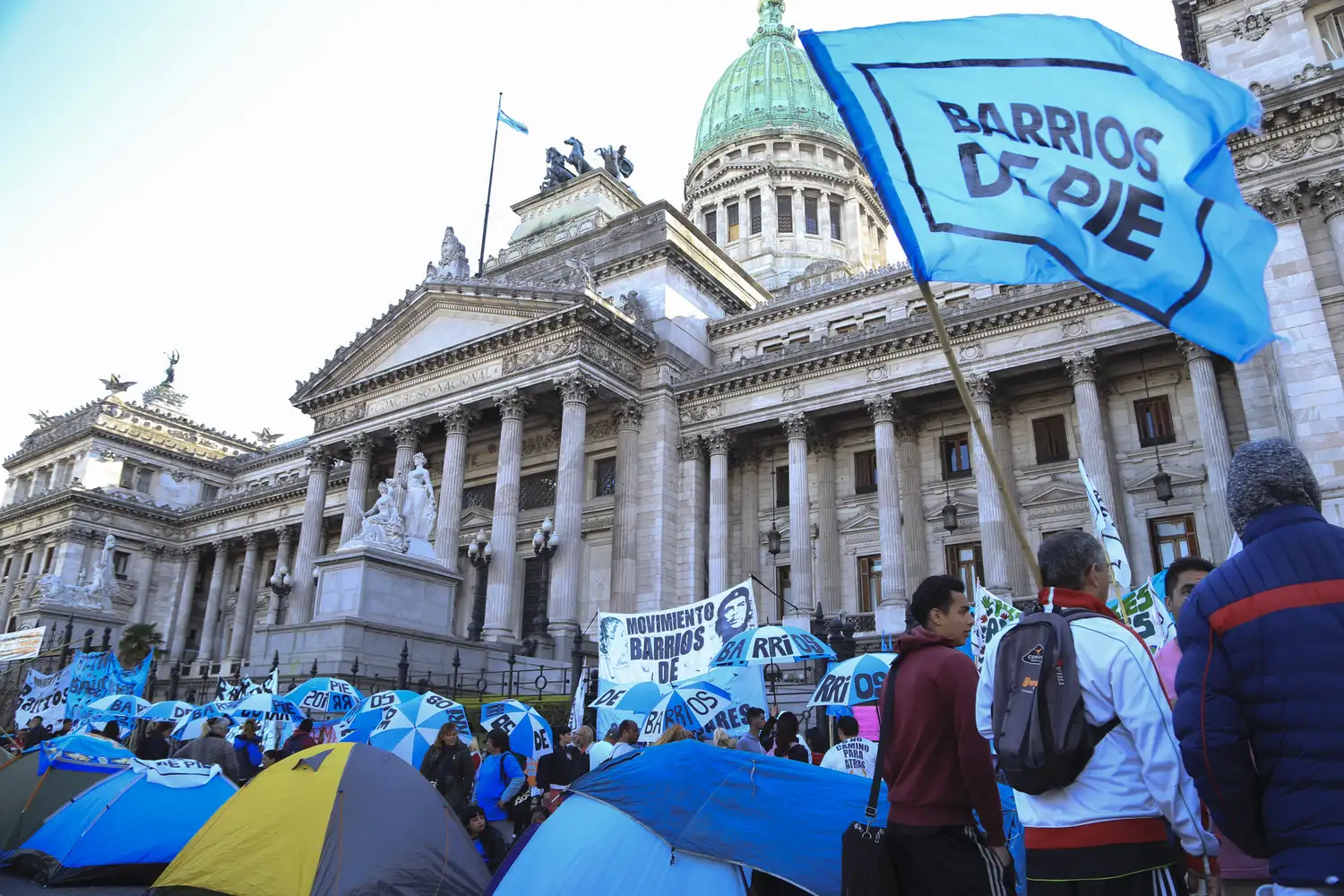 Movimientos sociales hicieron una vigilia y ollas populares en el Congreso Nacional