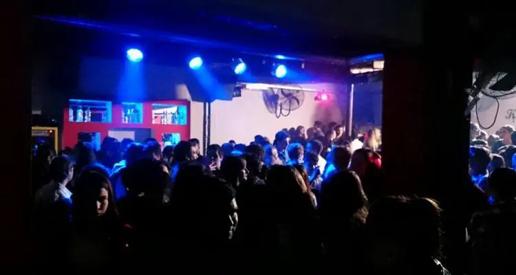 Policía clausuró bar ubicado en Pellegrini al 800