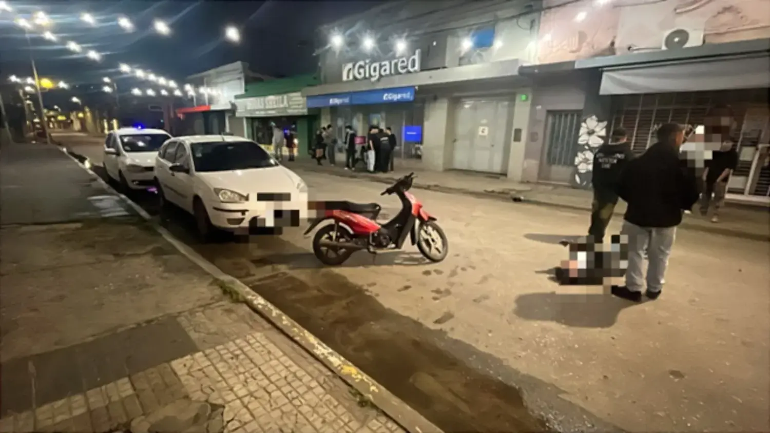 Un motociclista fue trasladado al Hospital tras un accidente de tránsito en Pellegrini al 800.