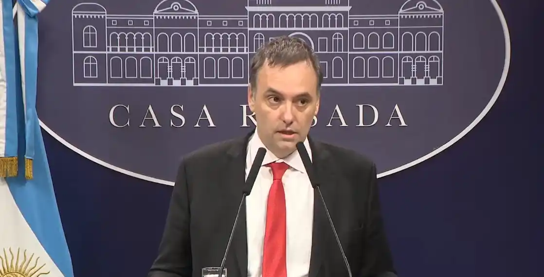 El vocero presidencial confirmó que las empresas de medicina prepaga deberán devolver dinero a sus usuarios.