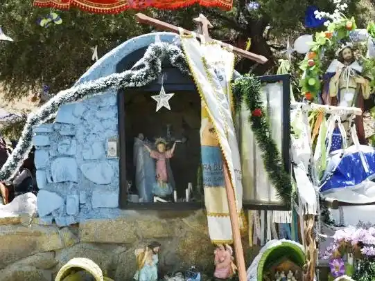 Bajo la sombra del churqui, la Puna celebró el 27º Encuentro de Pesebres Rurales