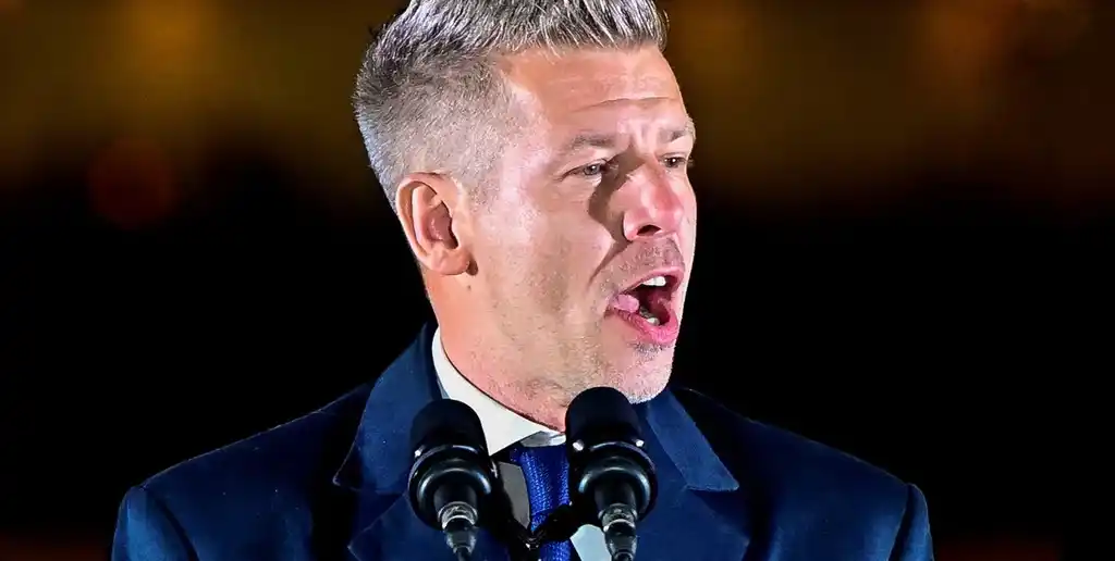 Péter Magyar logró una victoria histórica en Hungría. Foto: Reuters /Marton Monus