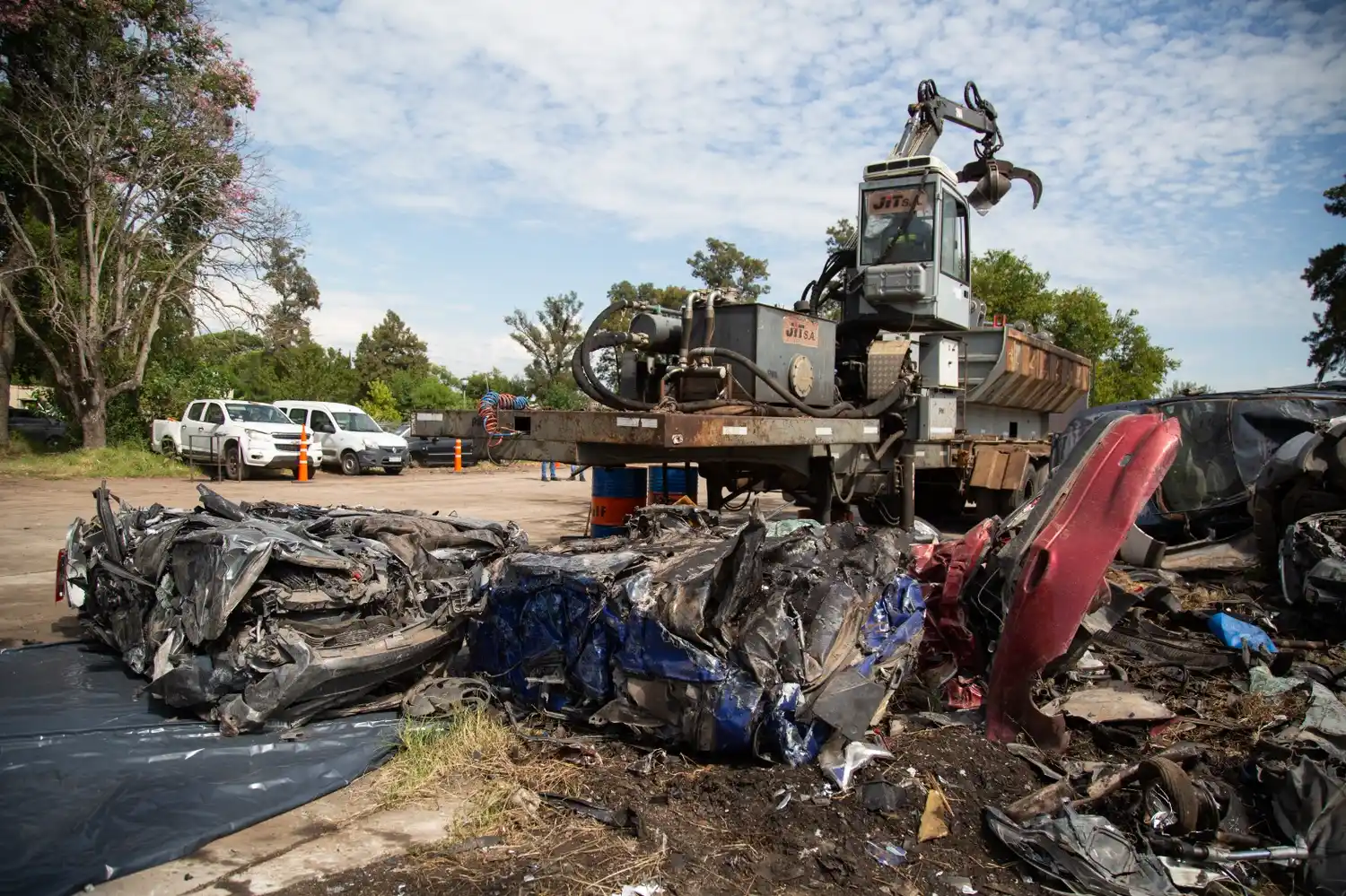 Comenzó la compactación de vehículos ubicados en el depósito de la PDI en Rosario