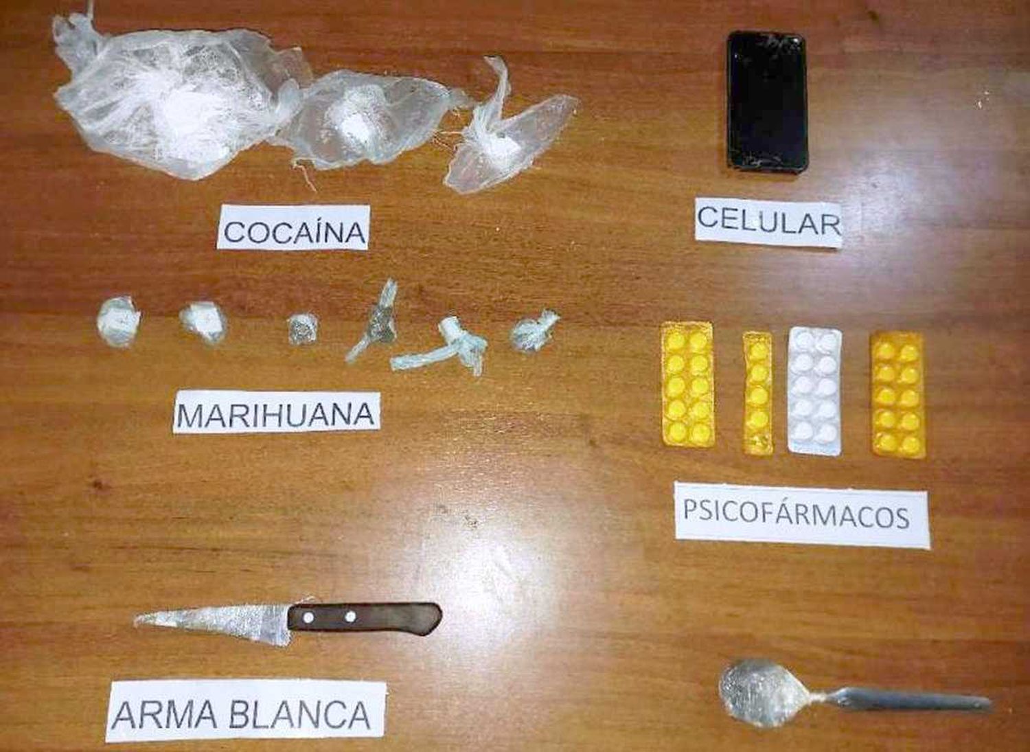 Desarticulan un centro de distribución 
de estupefacientes, una mujer detenida