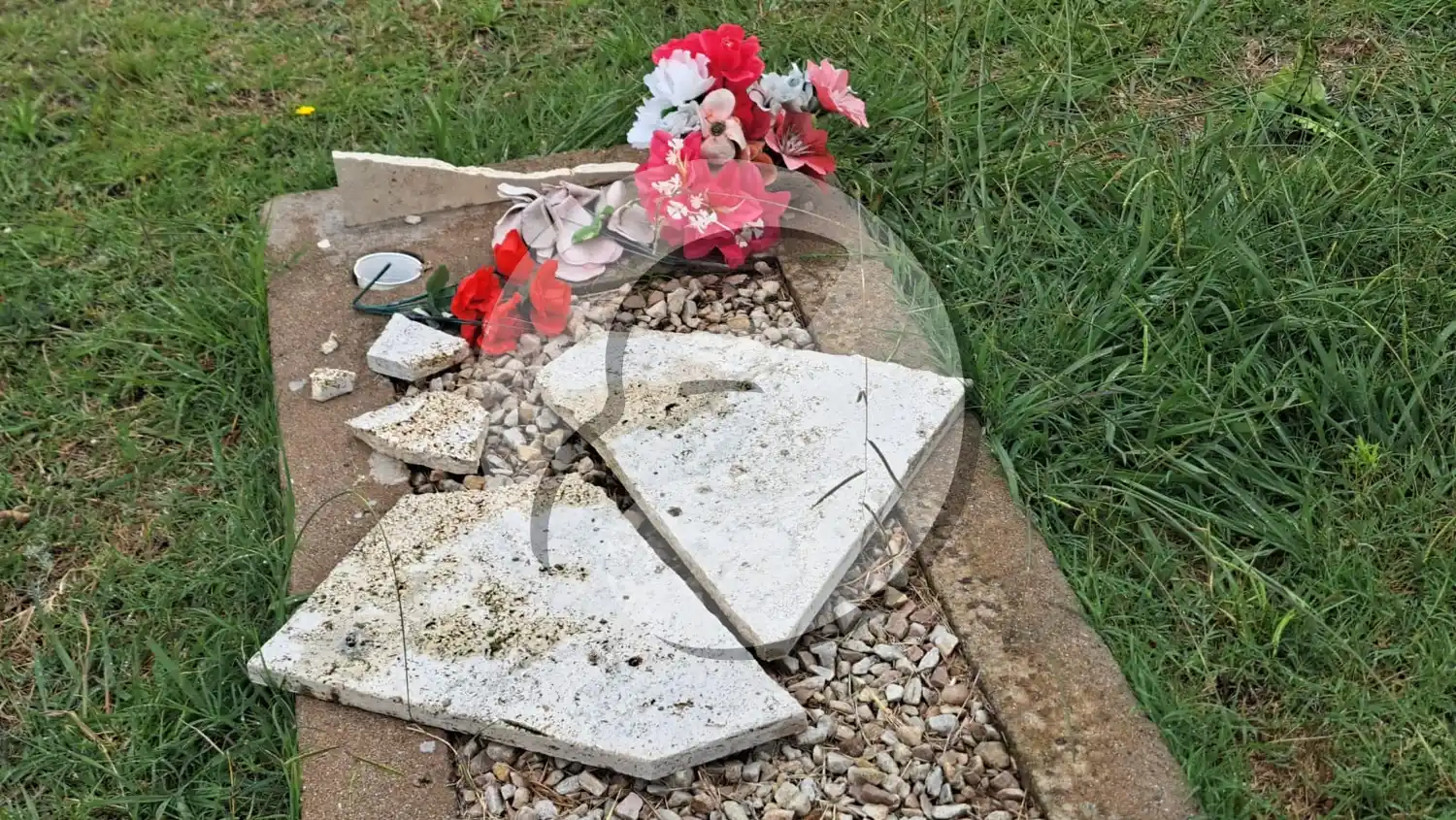 Dañaron paredes y más de 60 tumbas en el Cementerio de Necochea