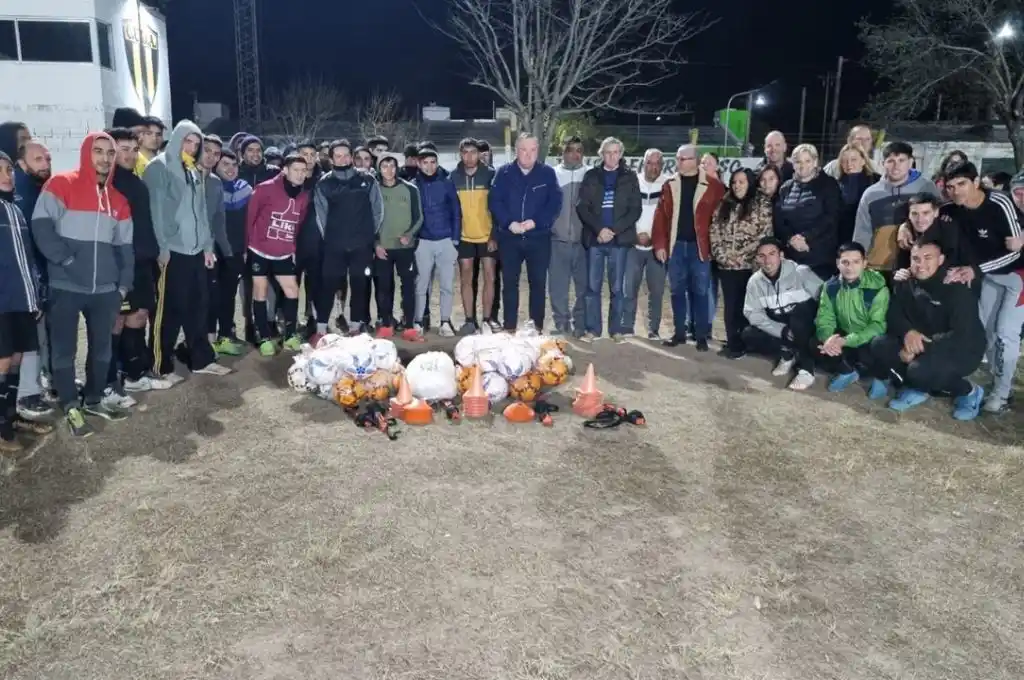 Felipe Michlig entregó aportes en San Guillermo, Monigotes y Arrufó