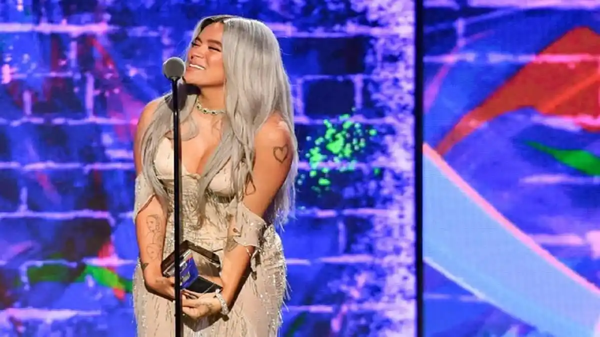 KAROL G LO HACE OTRA VEZ y se erige como la reina de los Premios Juventud 2022