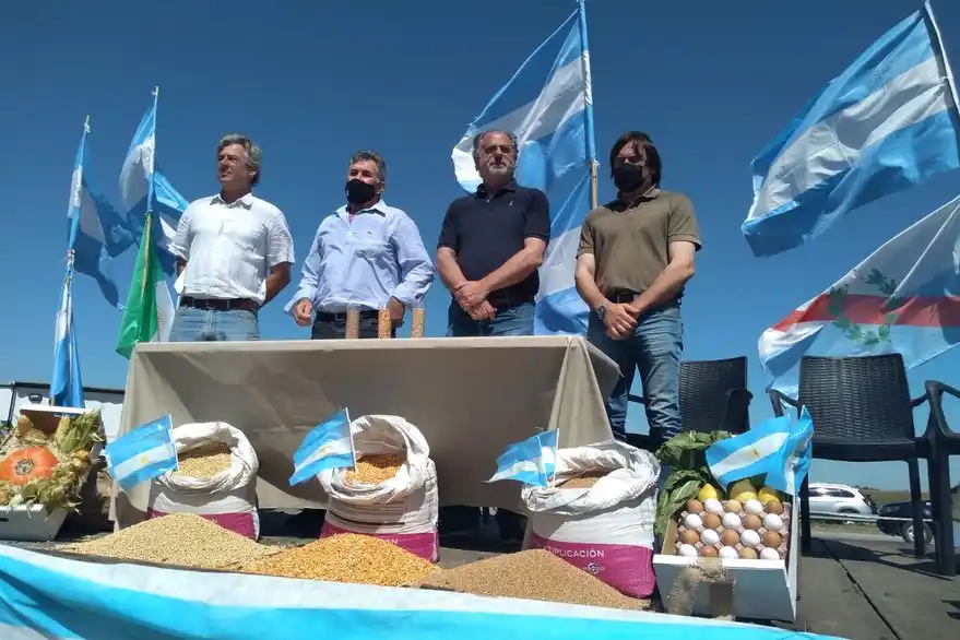 El campo pidió a la dirigencia iniciar medidas de fuerza contra la política oficial