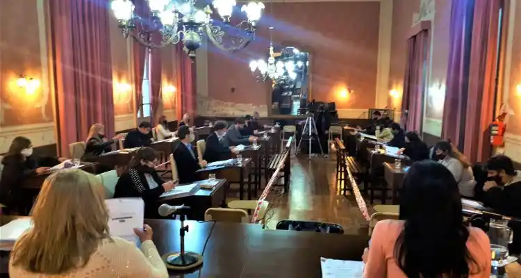 HCD: Este jueves, última sesión del año