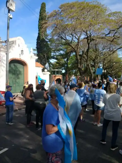 Banderazo del #8N: Con apoyo de la oposición, se desarrollan protestas contra el Gobierno en toda la Provincia