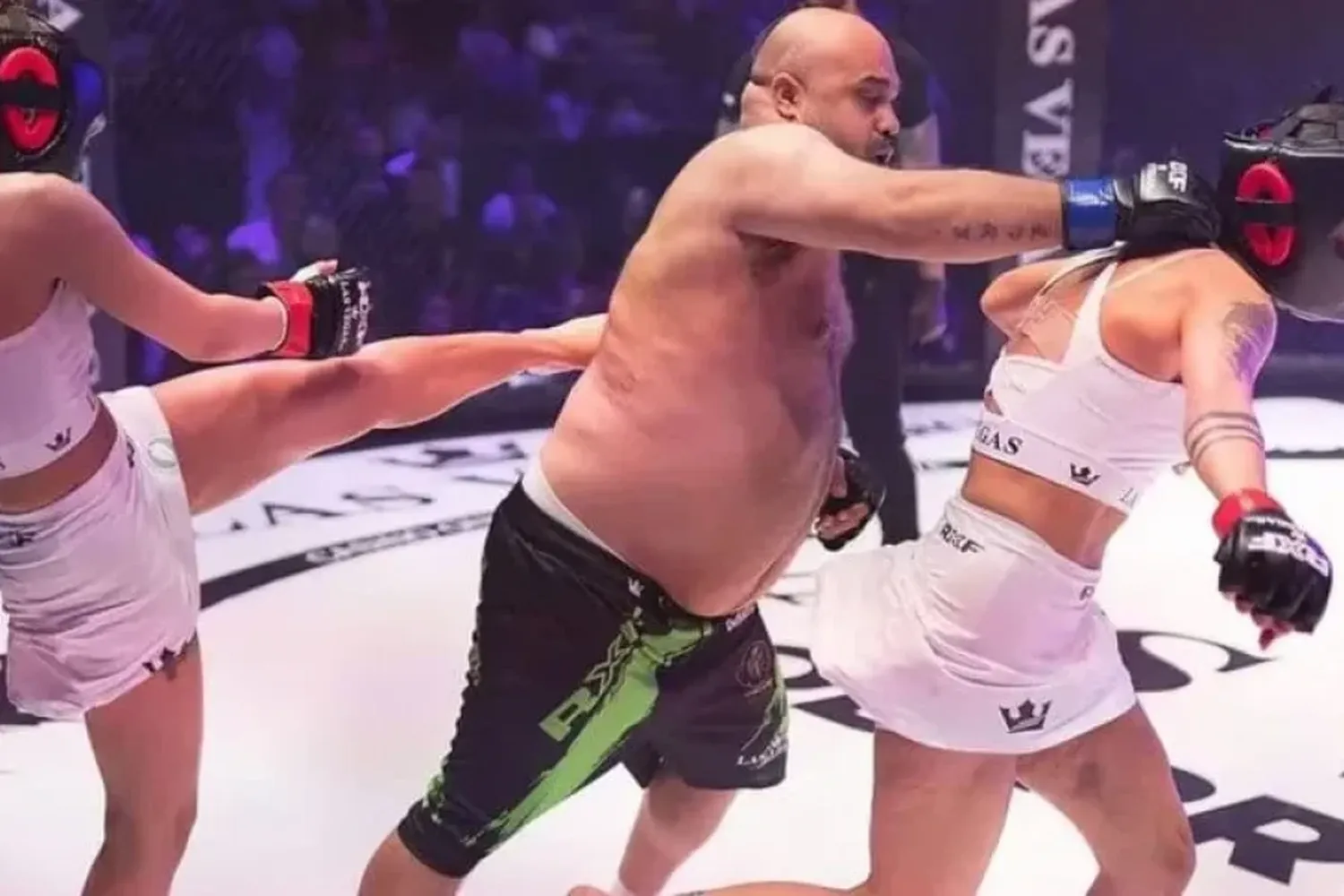 Un hombre contra dos mujeres, la polémica pelea de la MMA que recorrió el mundo