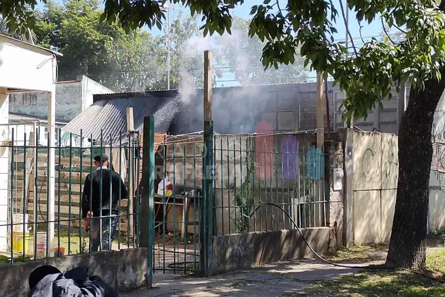 Video: gran cantidad de humo por un principio de incendio en barrio Italia