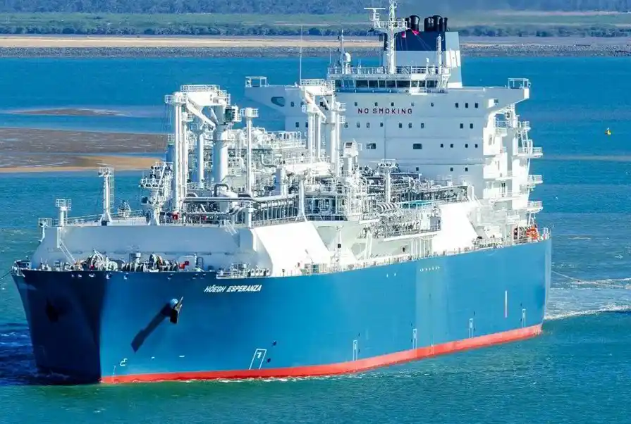 Canal Punta Indio: Remolcaron el buque noruego varado en el Río de la Plata y se desbloqueó el paso de barcos