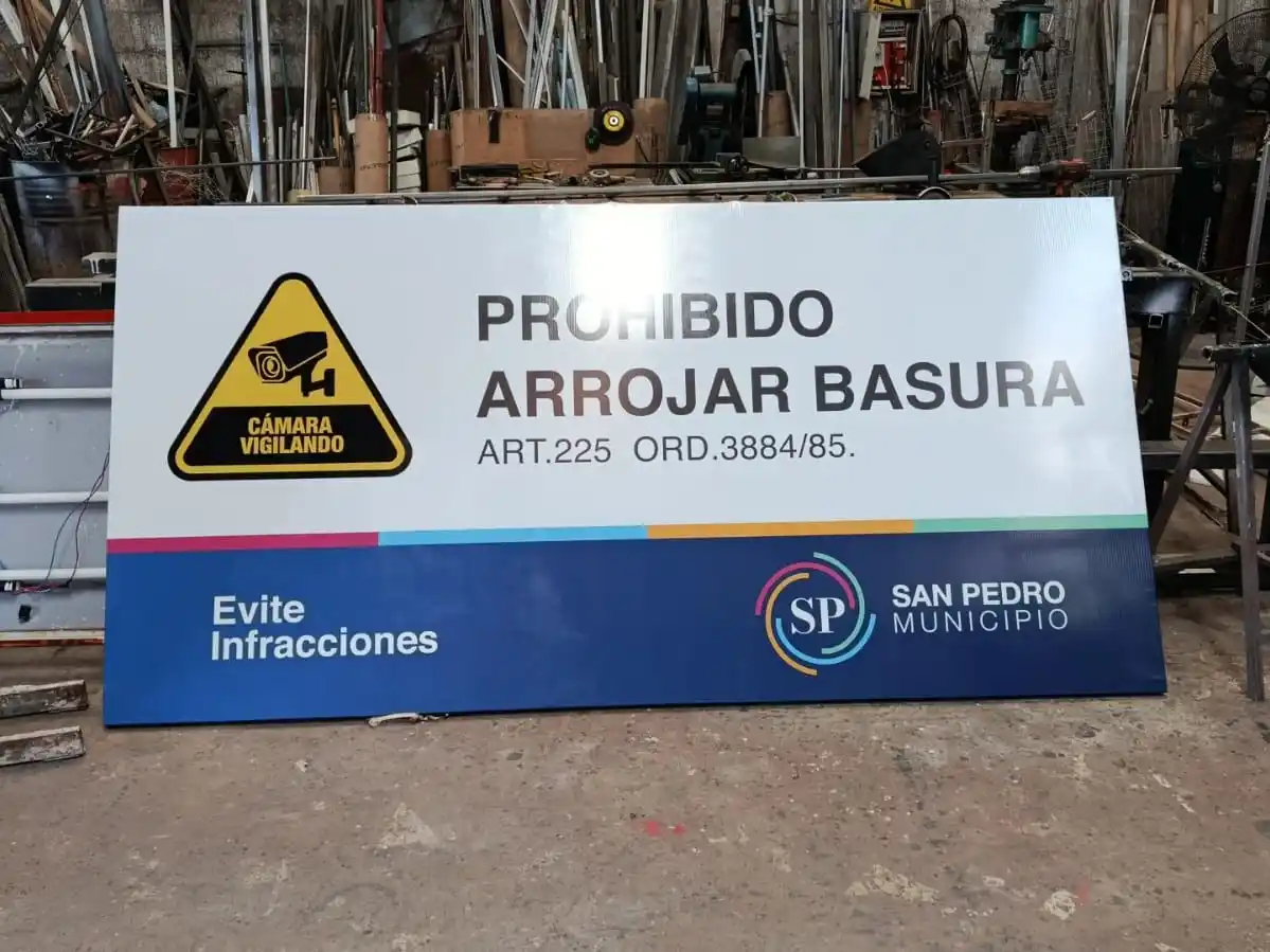 carteles de prohibido arrojar basura