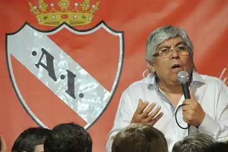 La agrupación de Moyano hará una "donación económica" a Independiente 