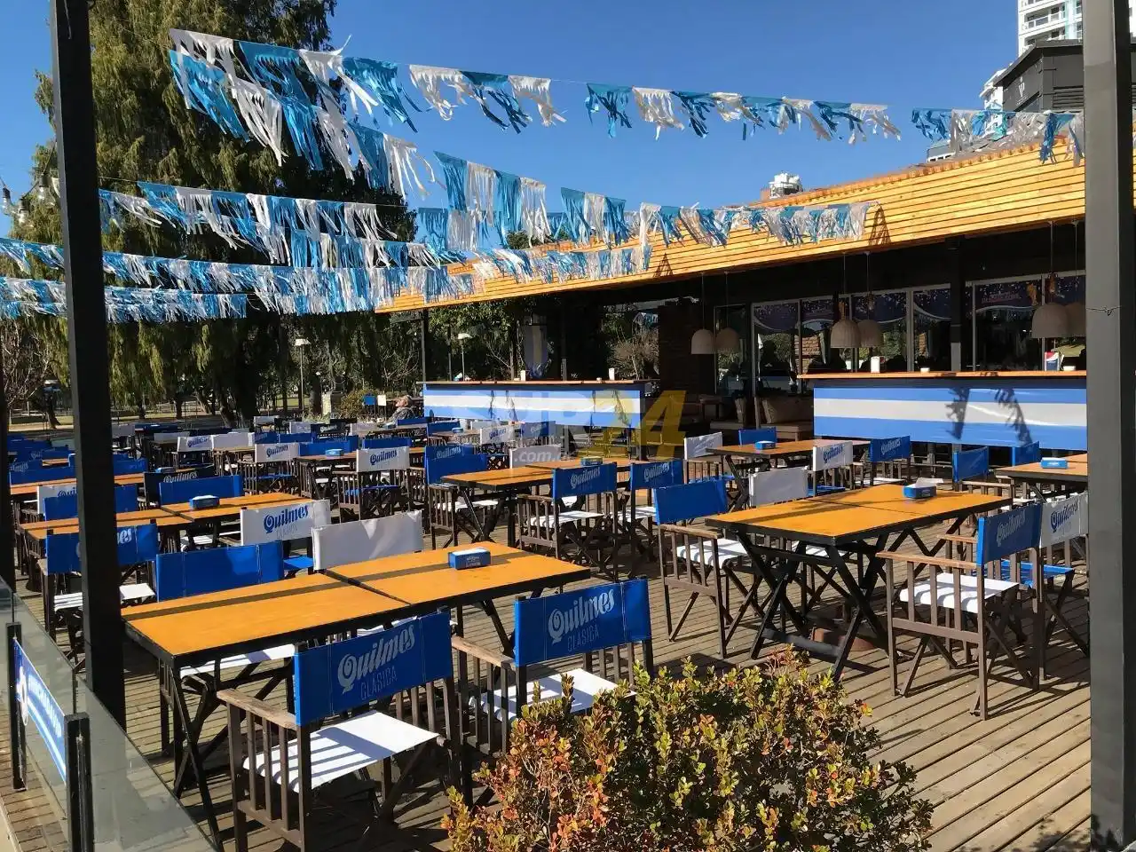 El restaurante de Messi ofrece comida y bebida caliente en pleno invierno