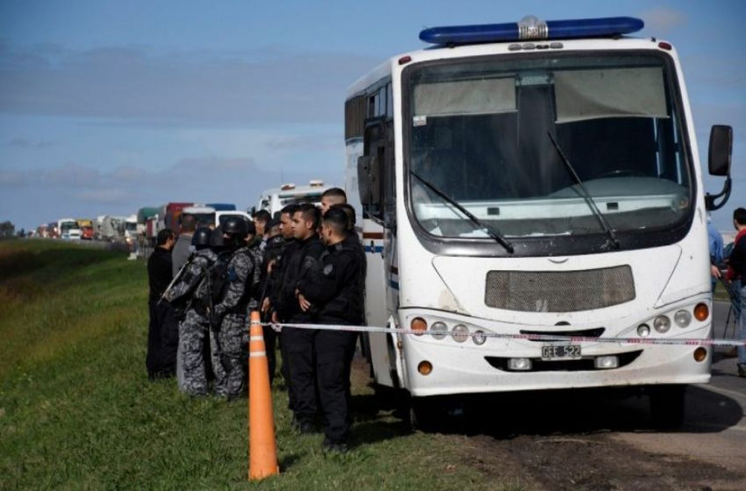 Pasadizos, salidas nocturnas y cambio de apariencia: revelan datos del último preso recapturado