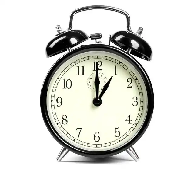 Especialistas sostienen que las clases deberían empezar media hora más tarde