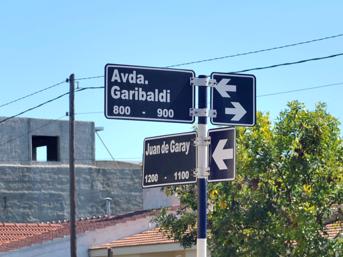 Juan de Garay tiene mano única entre las avenidas del Libertador (N) y Garibaldi