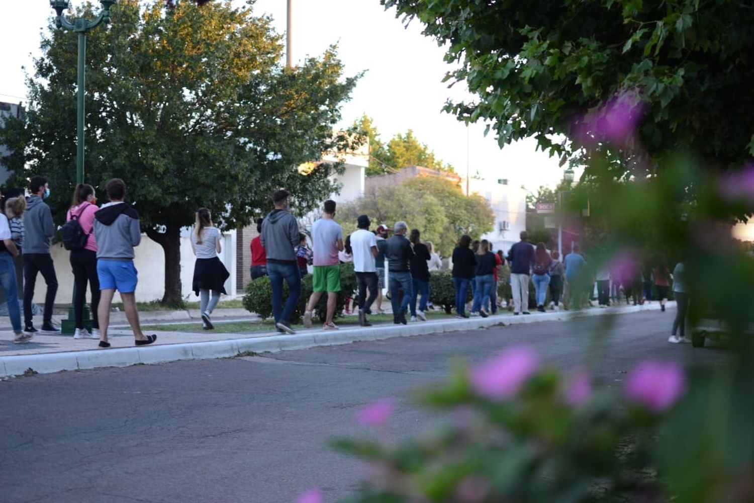 Vecinos de Puan marchan para pedir por la liberación de un joven detenido