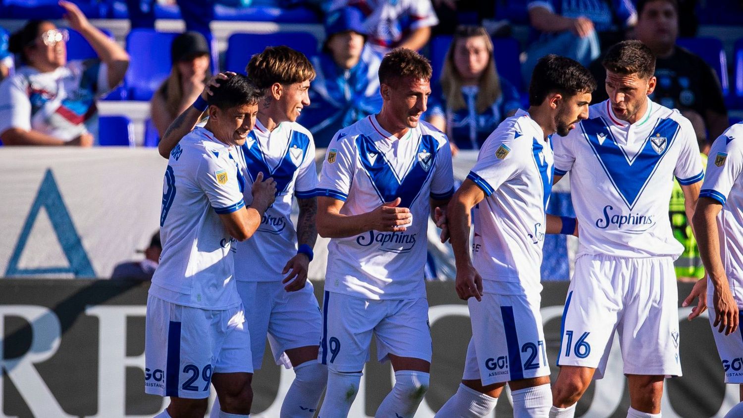 Vélez y Central Córdoba van por una gran alegría en Rosario