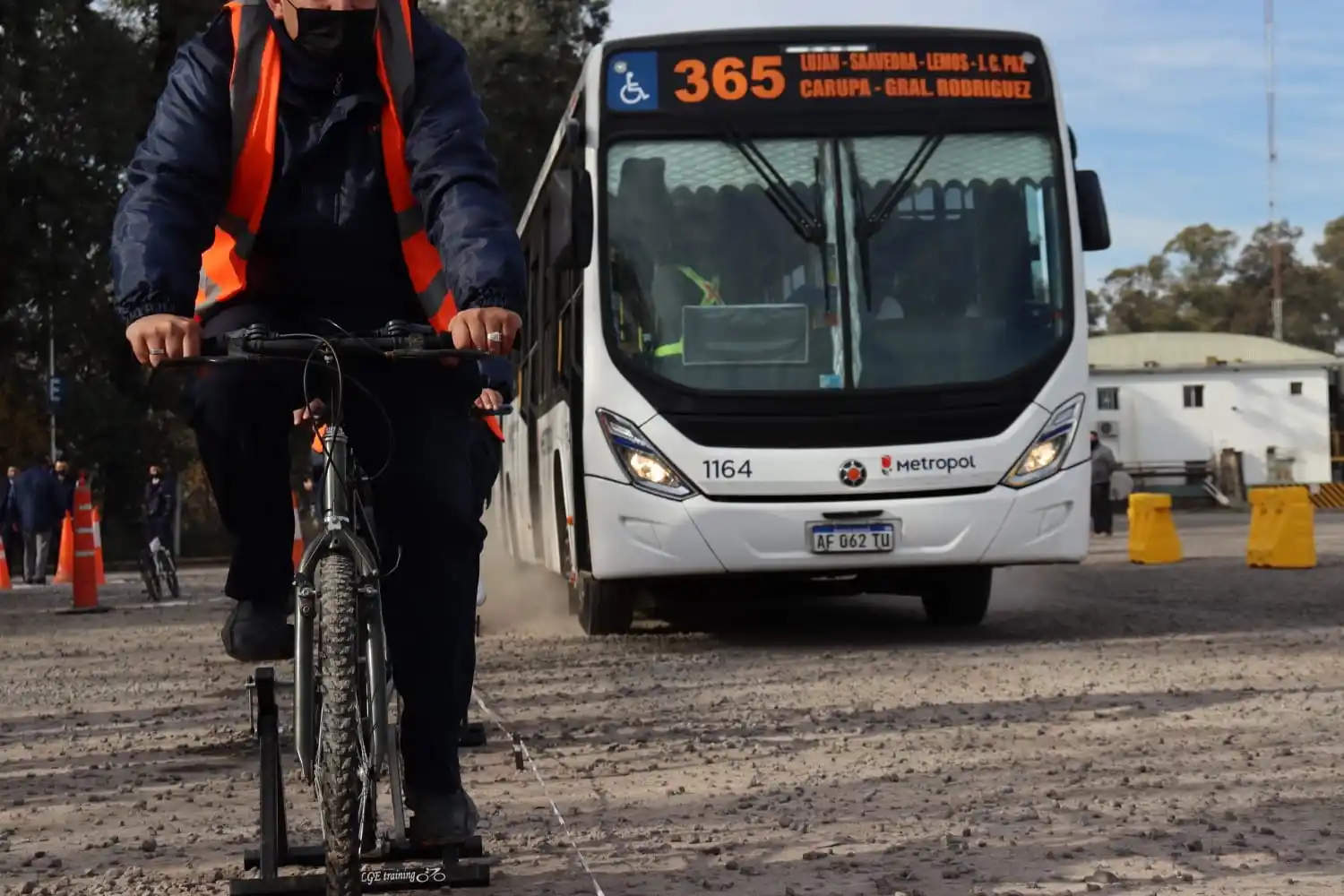 Se agrava la crisis y más de 30 líneas de colectivos del AMBA están de paro