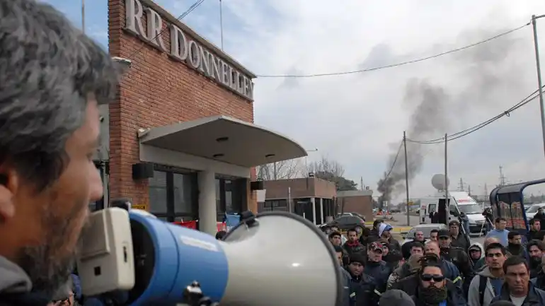 Conflicto Donnelley: Tomada recibe a los trabajadores de la imprenta