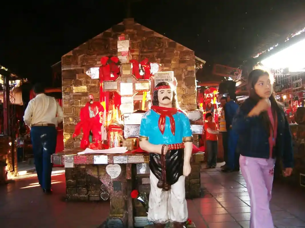 Multitud, fe y ofrendas en Mercedes en una nueva celebración del Gauchito Gil