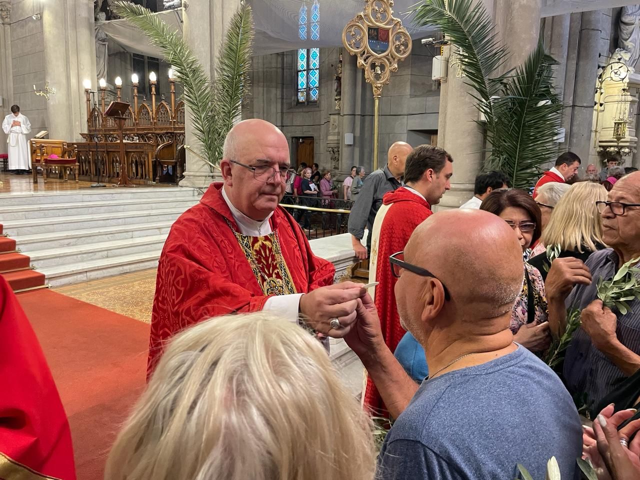 Monseñor Giobando, esta mañana en la Catedral de Mar del Plata.