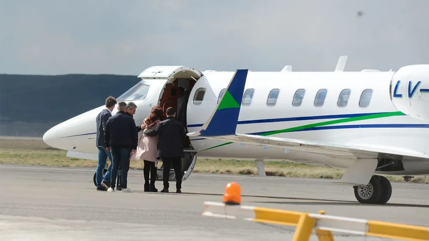 Milei ordena vender los aviones de YPF, incluido el que usaba Cristina Kirchner