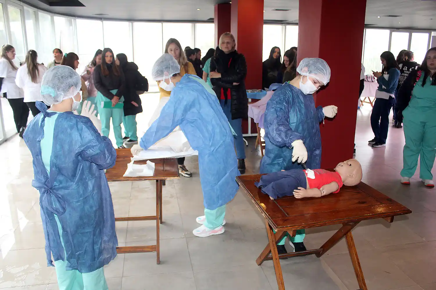 Se realizó jornada estudiantil; hoy, se desarrolla acto de colación