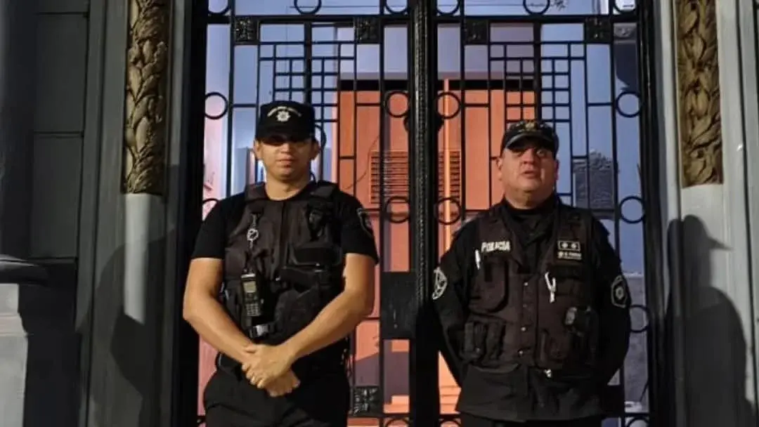 Héroes: policías de Reconquista reanimaron a un bebé de un mes con maniobras de RCP