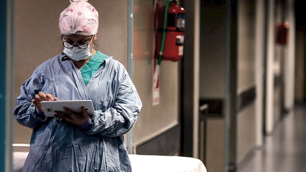 Tsunami: La Provincia registró un promedio de 10 mil casos diarios de COVID y es récord