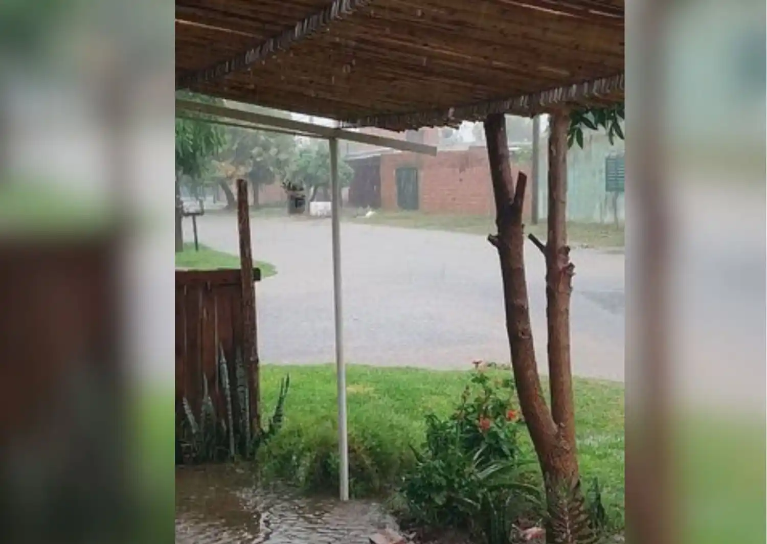 Barrio San Francisco: “Tenemos que salir en canoa de acá”