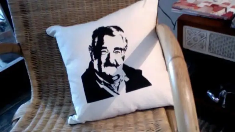 El almohadón con la cara del “Pepe” Mujica, éxito de ventas
