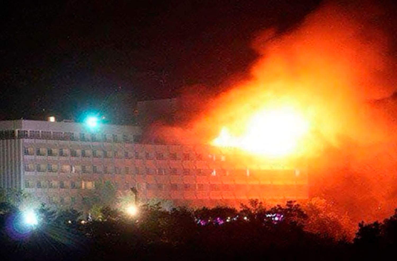 Sangrienta toma de rehenes en un hotel de Kabul