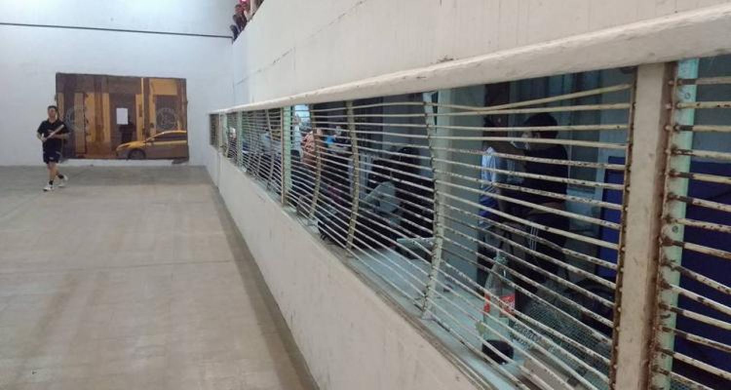 La propuesta de los pelotaris al Centro de Comercio para utilizar la cancha
