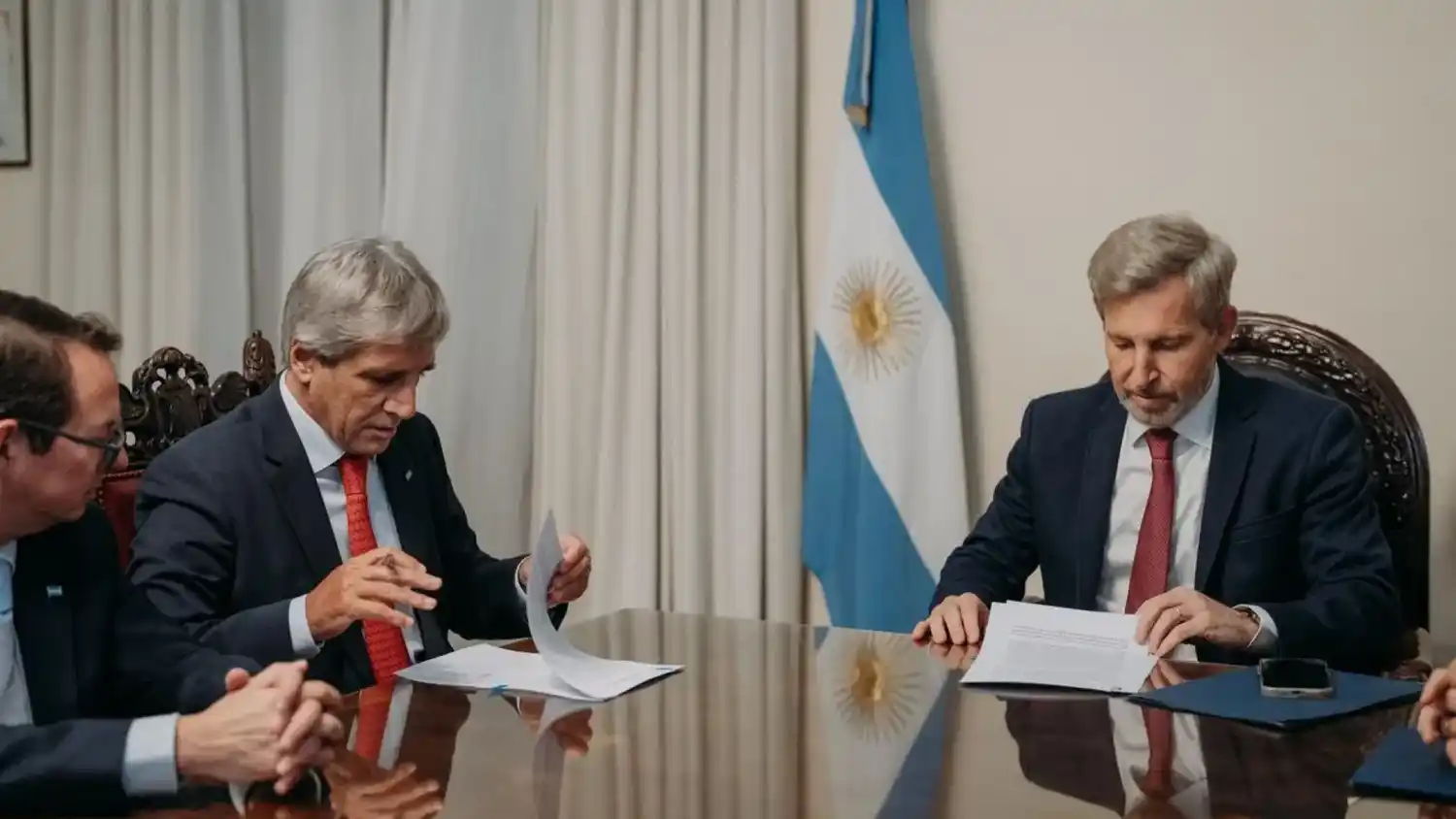 Frigerio firmó un convenio con Nación que reconoce deudas a favor de Entre Ríos y transfiere inmuebles del Procrear