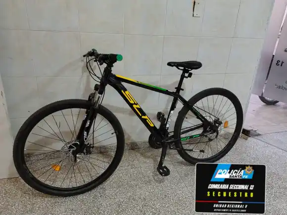 Agarraron a un menor de edad acusado por el robo de una bicicleta del patio de una casa