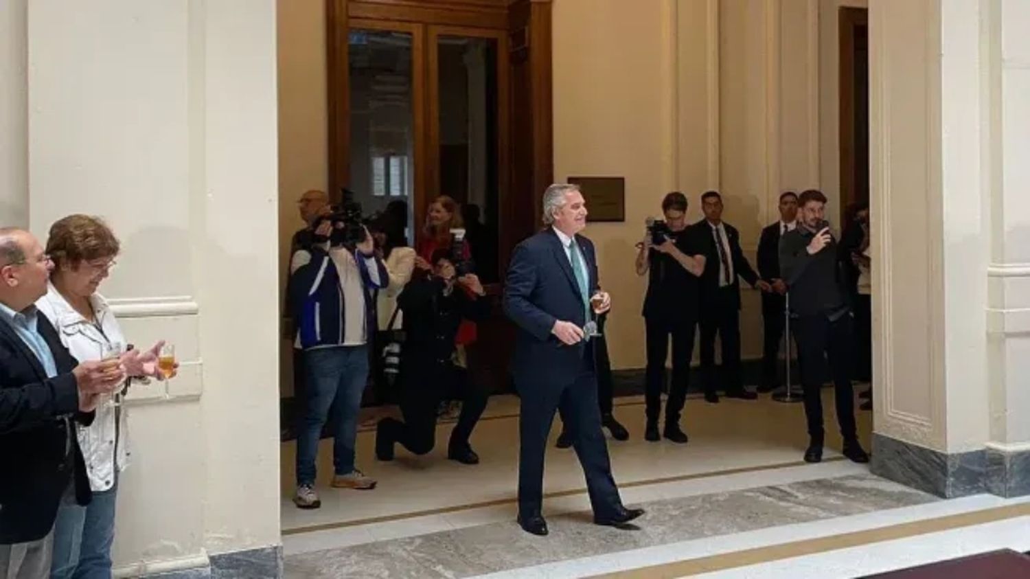 «Me voy con la tranquilidad de que estamos dejando un país funcionando»: la despedida de Alberto Fernández con trabajadores de Rosada
