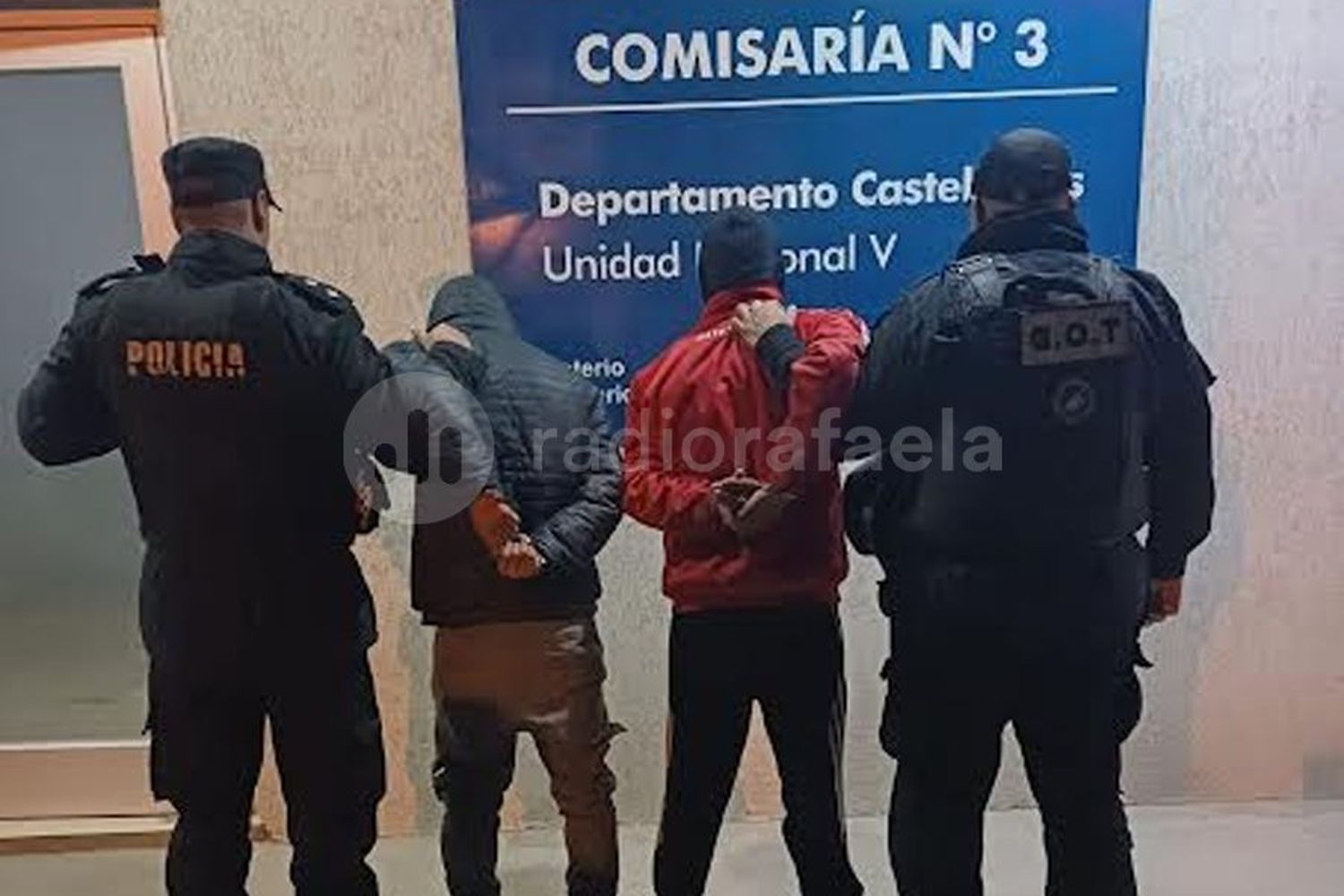 Un policía de franco frustró un robo en Sunchales: agarró a dos ladrones que se metieron en una casa