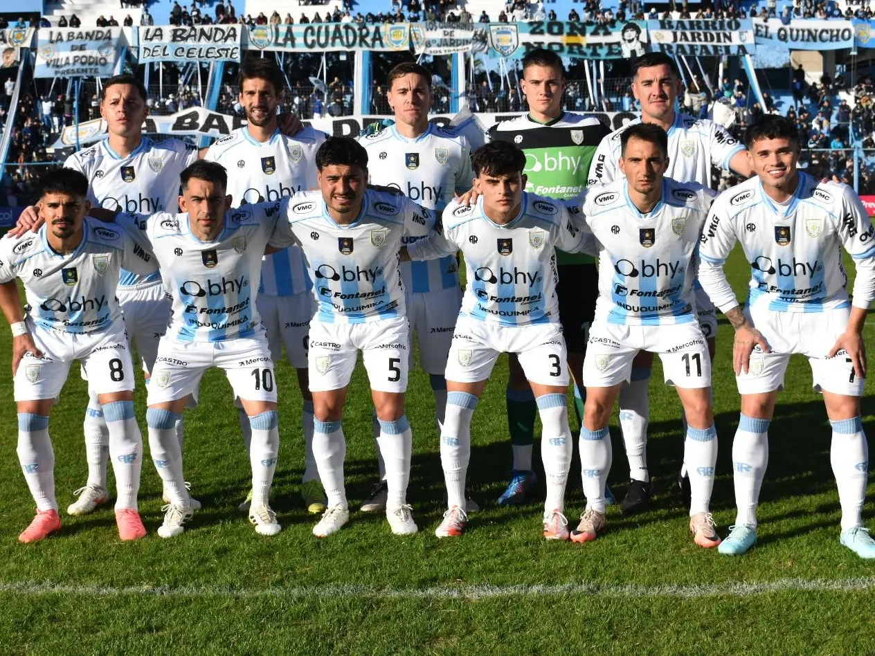 Atlético volvió a la victoria golpeando en el momento justo