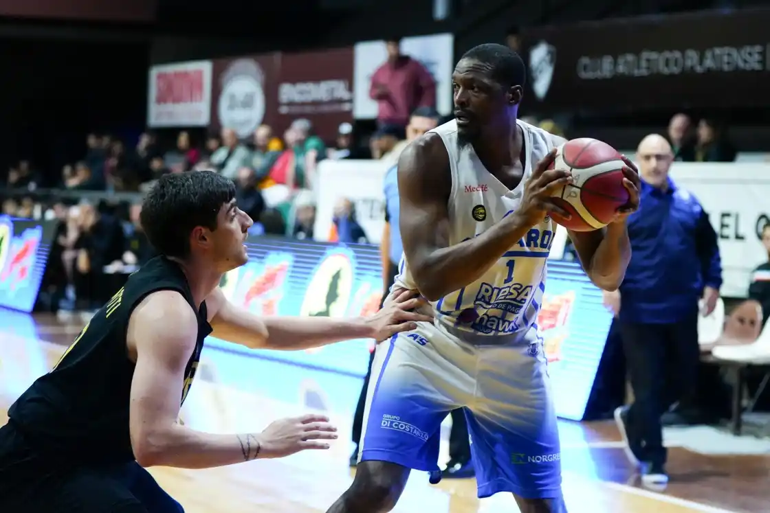 Al Thornton tuvo otra gran noche (Foto: Prensa Obras)