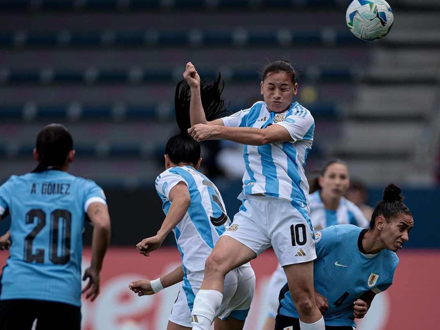 Argentina venció a Uruguay en el debut del Grupo A