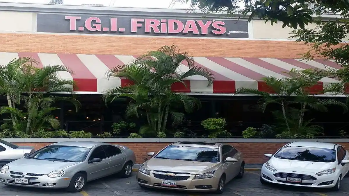 ¡OTRO MÁS! Después de 24 años Friday’s cierra su restaurant en Altamira