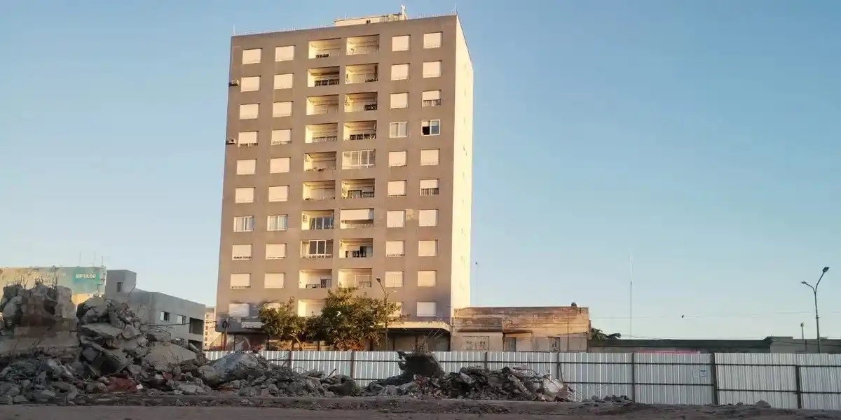 Se proyecta un desarrollo urbanístico que incluirá locales comerciales y edificios de viviendas multifamiliares. Foto: Diario Democracia.