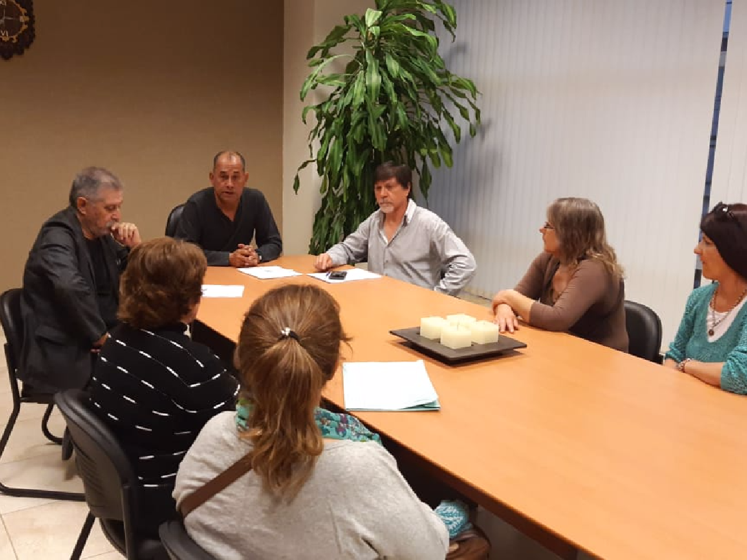 Empleados de Comercio en alerta por el despido de empleados