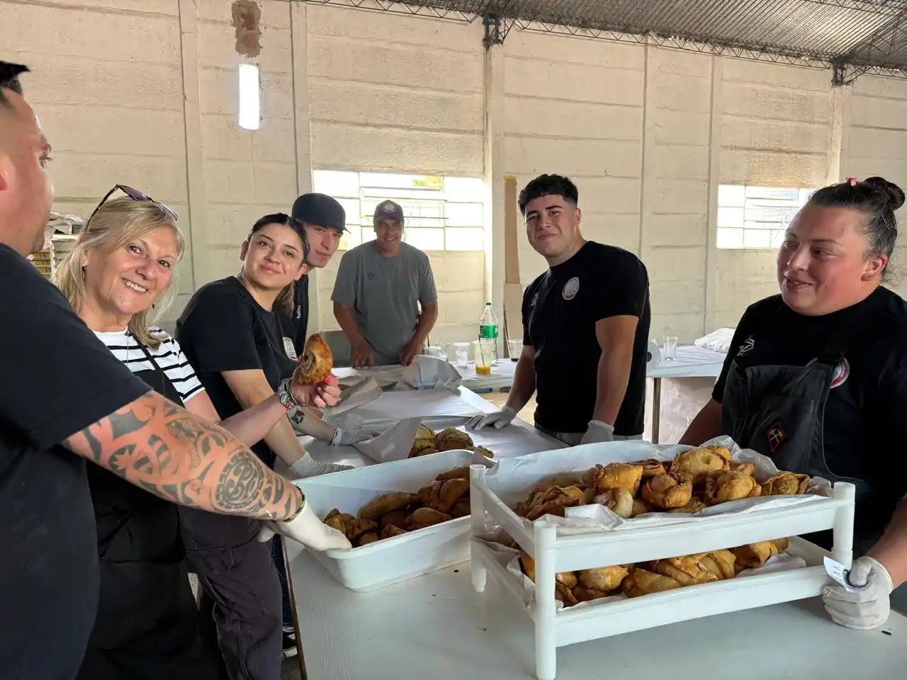 fiesta empanada gardey bomberos 23-11-25 - 5