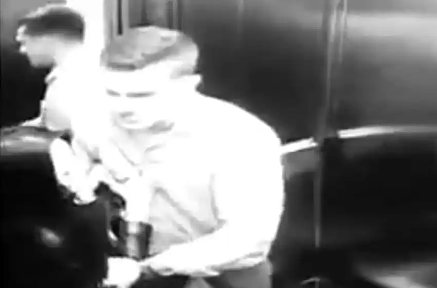 El brutal ataque de un hombre a su mujer en un ascensor