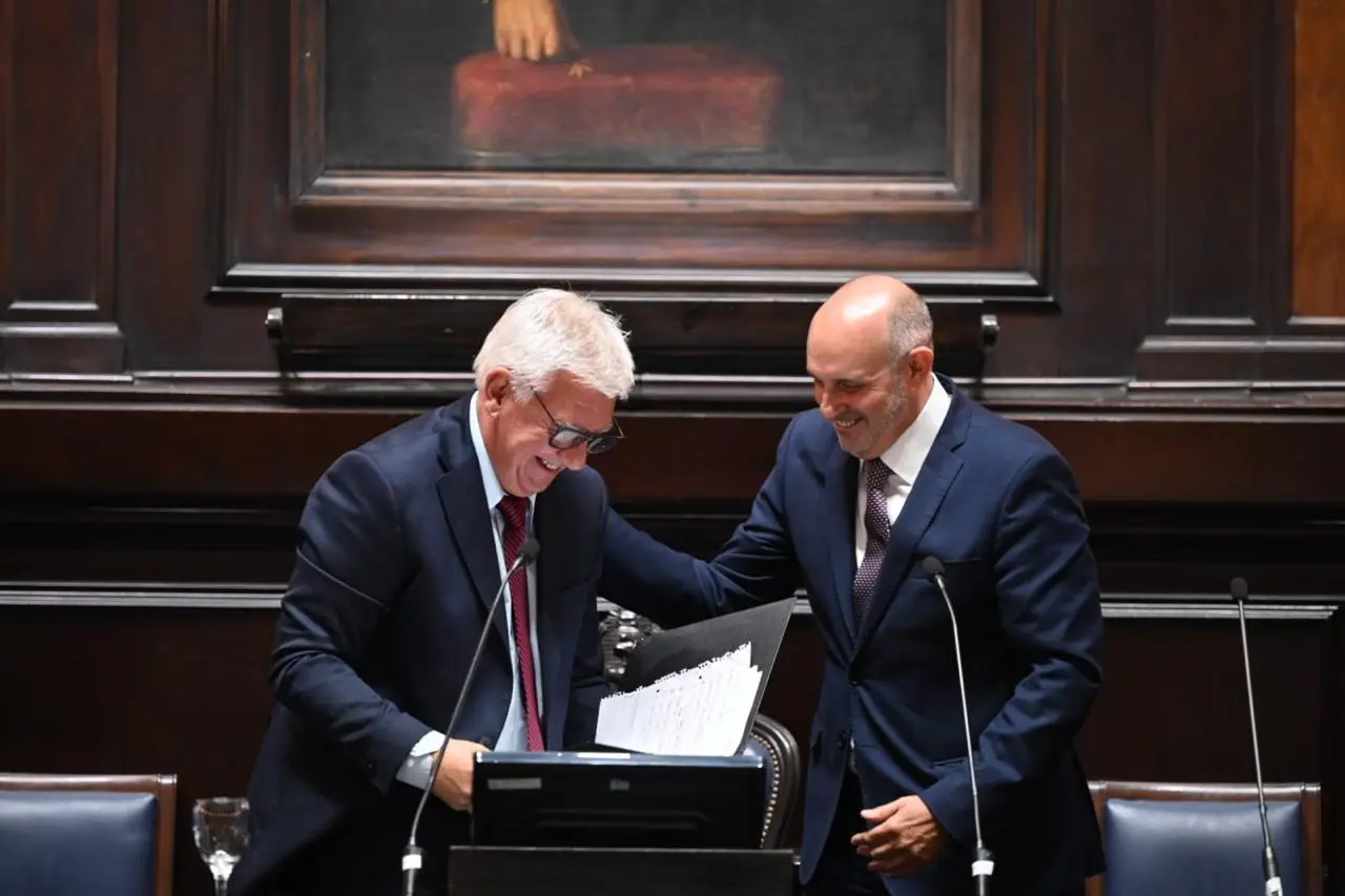 Dichiara le toma juramento a Guerrera.